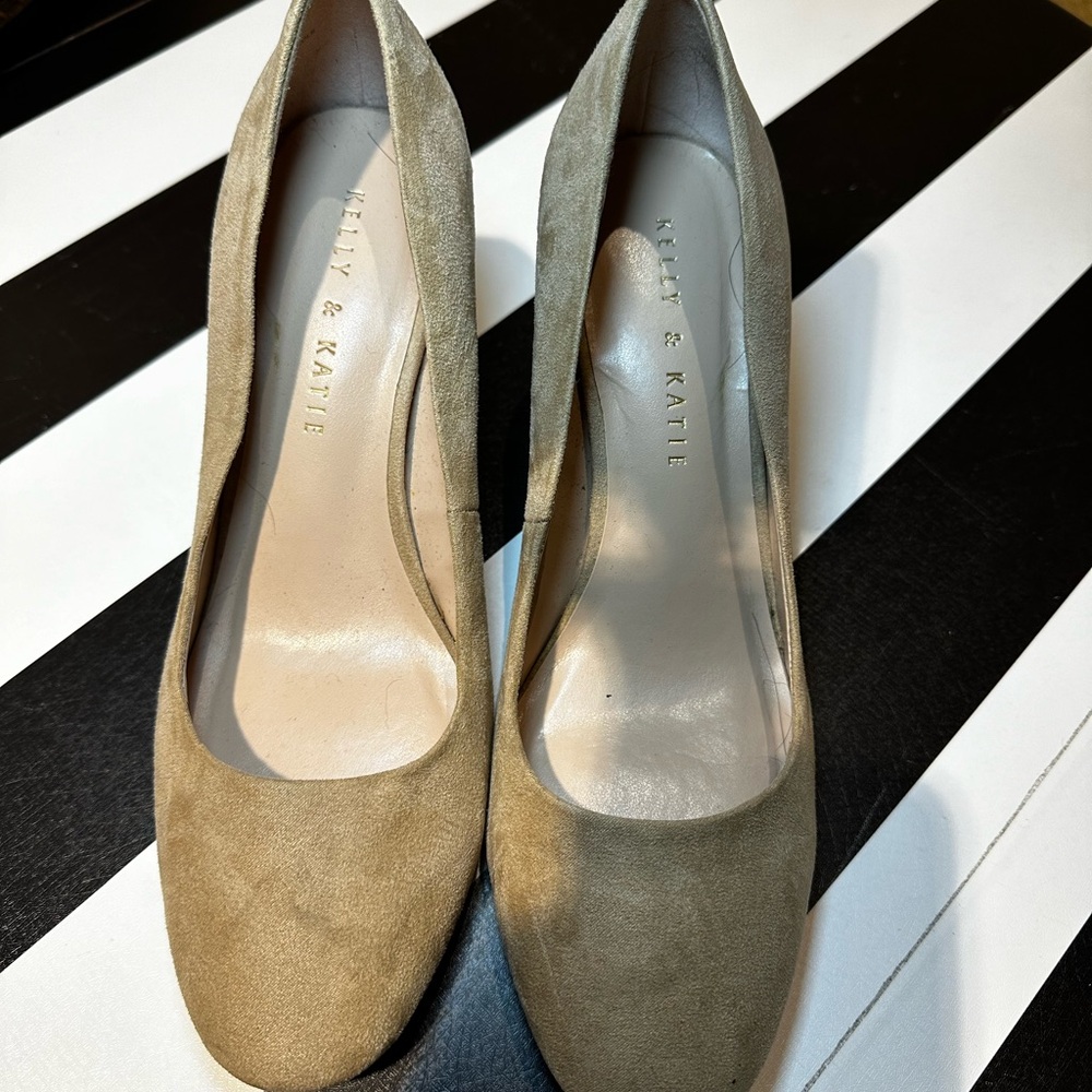 Kelly and Katie size 8